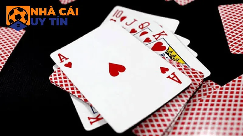 Làm thế nào để xác định người chơi đầu tiên?